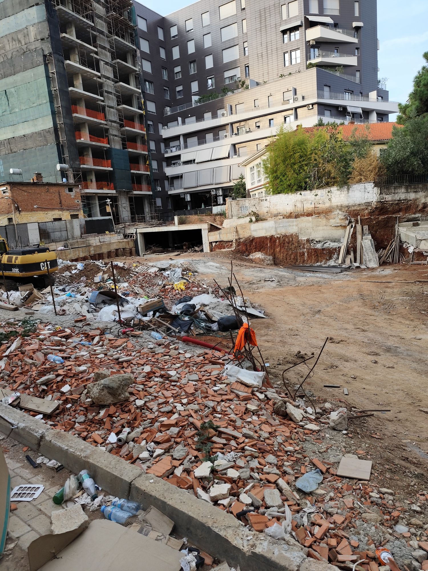 Godinë Banimi dhe Shërbime 4, 6 dhe 8 Kate (OLIPS-16, Objekti 1), Rr. Gjon Buzuku, Tiranë — Sept. 18, 2026